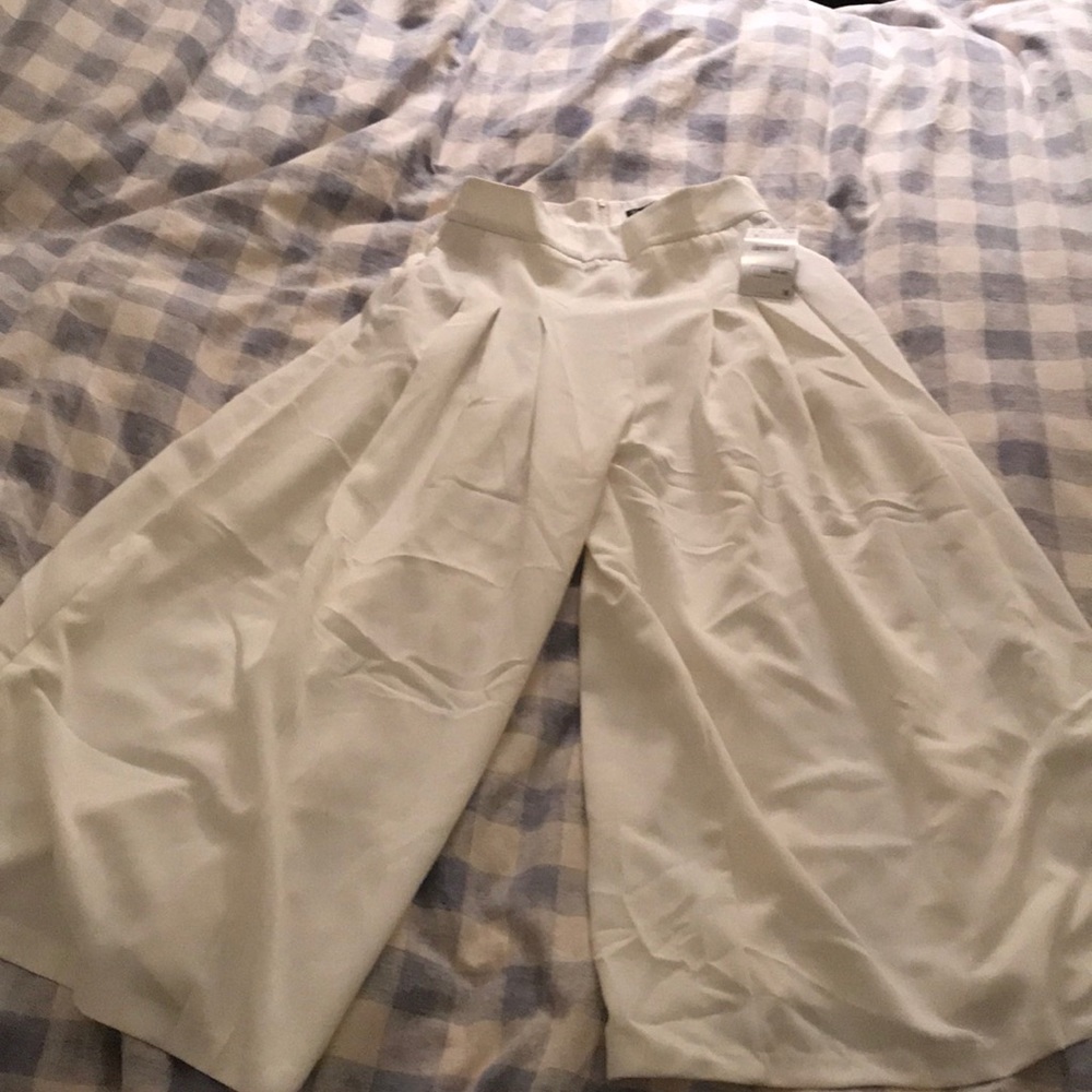 White wide leg pants by Zara